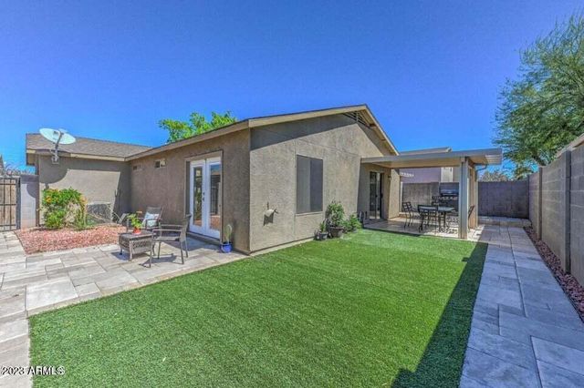 2477 E Meadow Land Drive, San Tan Valley, AZ 85140