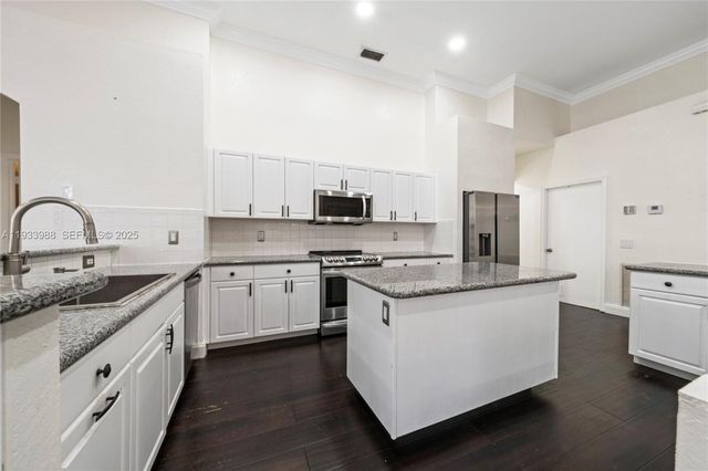 2893 Oakbrook Dr, Weston, FL 33332