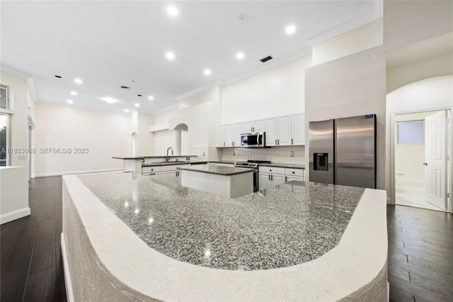 2893 Oakbrook Dr, Weston, FL 33332