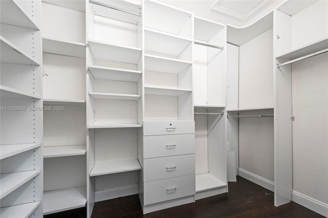 2893 Oakbrook Dr, Weston, FL 33332