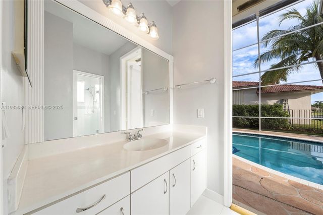 2893 Oakbrook Dr, Weston, FL 33332