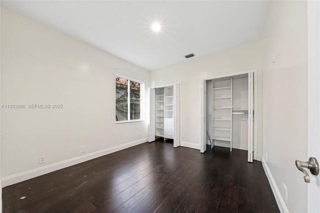 2893 Oakbrook Dr, Weston, FL 33332