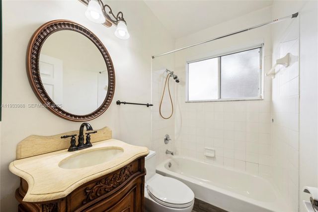 2893 Oakbrook Dr, Weston, FL 33332