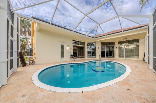 2893 Oakbrook Dr, Weston, FL 33332