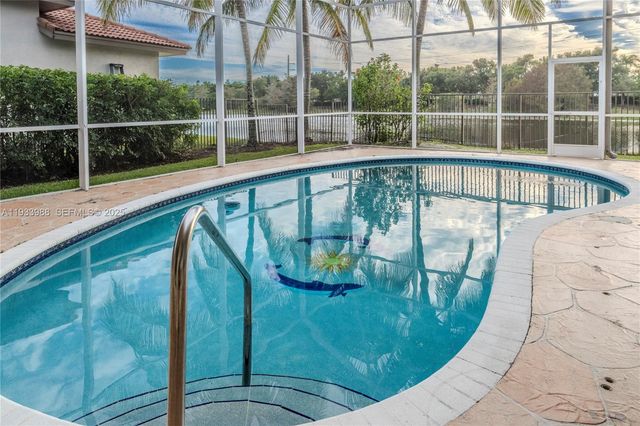 2893 Oakbrook Dr, Weston, FL 33332