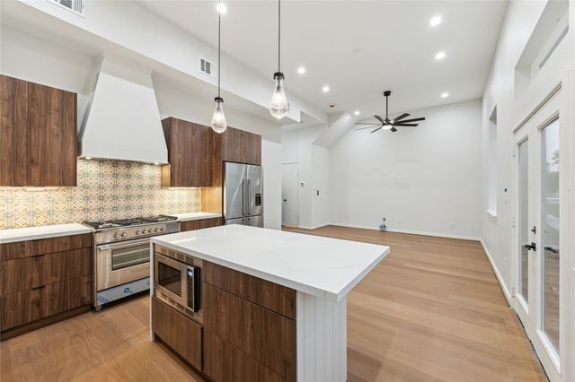 3902 Zina Way, Houston, TX 77018