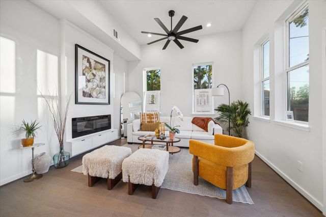 3902 Zina Way, Houston, TX 77018