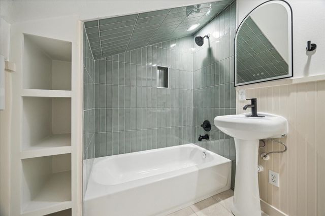 3902 Zina Way, Houston, TX 77018