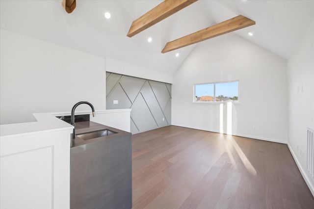 3902 Zina Way, Houston, TX 77018