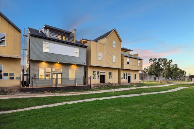 3902 Zina Way, Houston, TX 77018