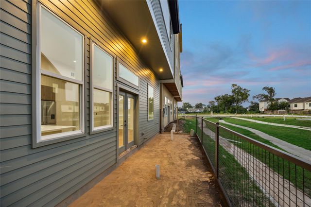 3902 Zina Way, Houston, TX 77018