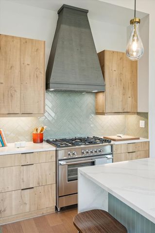 3902 Zina Way, Houston, TX 77018