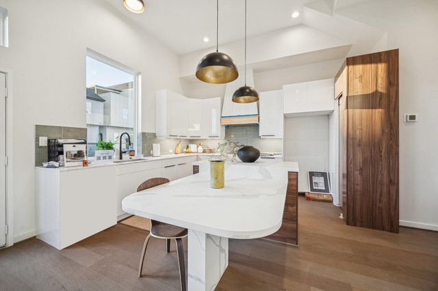 3902 Zina Way, Houston, TX 77018