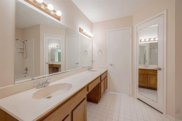 2906 Arrowhead Drive, Sugar Land, TX 77479