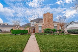 2906 Arrowhead Drive, Sugar Land, TX 77479