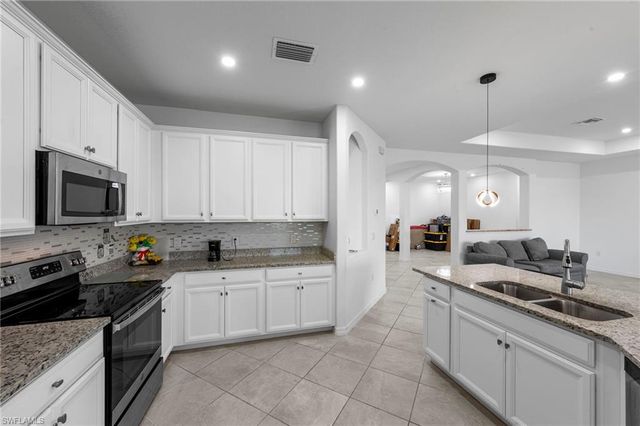 3257 Altimira DR, Fort Myers, FL 33905