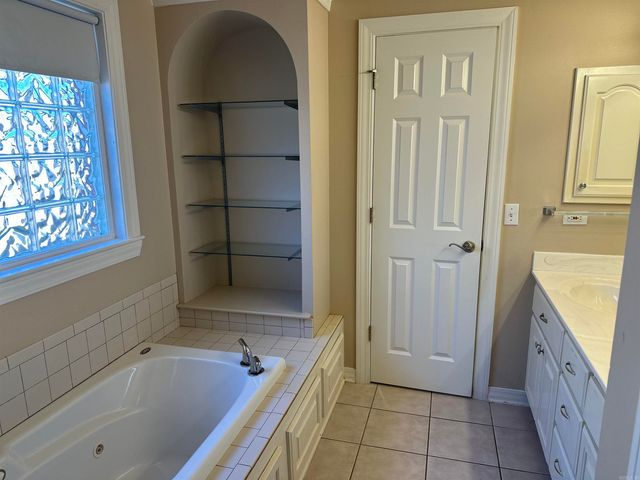 1140 Trillium, Conway, AR 72034