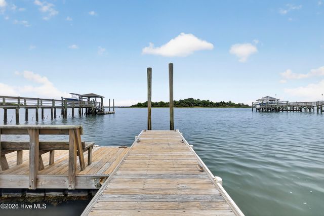 8900 Champion Hills Drive, Wilmington, NC 28411