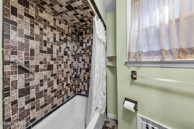 659 Kennedy Boulevard, Bayonne, NJ 07002