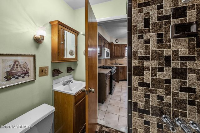 659 Kennedy Boulevard, Bayonne, NJ 07002