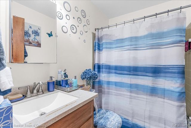 5309 Granger Drive, Lansing, MI 48911