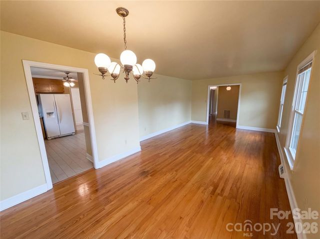 6214 Ashcrest Drive, Charlotte, NC 28217