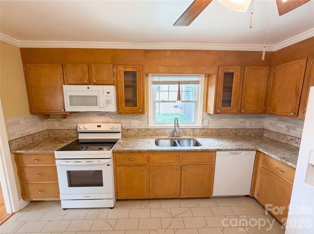 6214 Ashcrest Drive, Charlotte, NC 28217