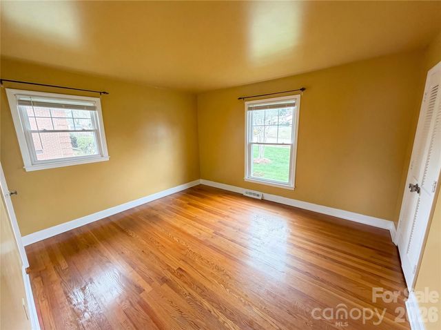 6214 Ashcrest Drive, Charlotte, NC 28217