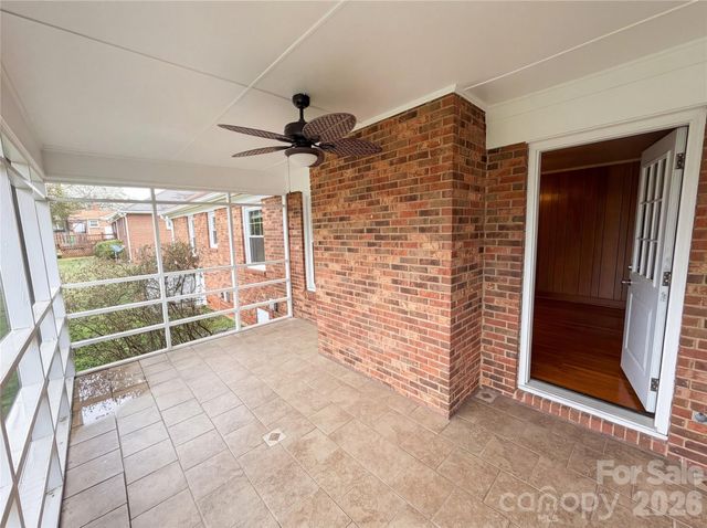 6214 Ashcrest Drive, Charlotte, NC 28217