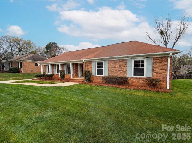 6214 Ashcrest Drive, Charlotte, NC 28217