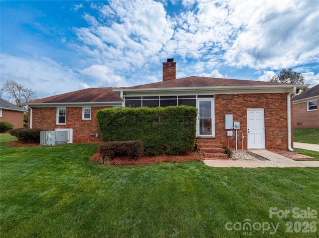 6214 Ashcrest Drive, Charlotte, NC 28217