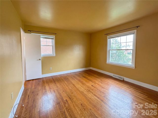 6214 Ashcrest Drive, Charlotte, NC 28217