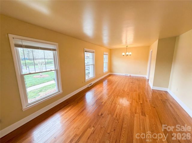 6214 Ashcrest Drive, Charlotte, NC 28217