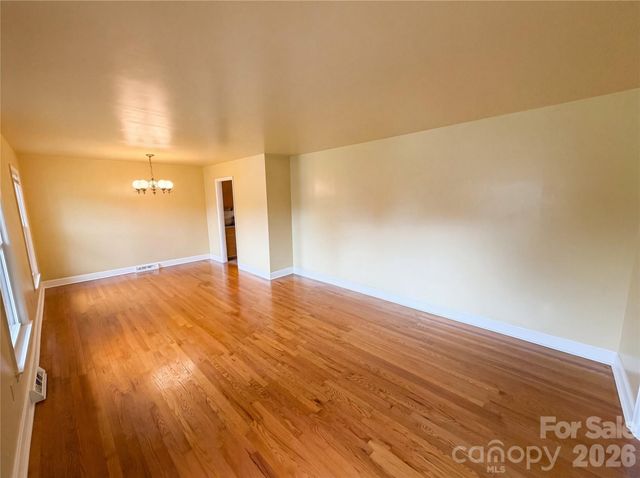 6214 Ashcrest Drive, Charlotte, NC 28217