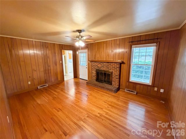 6214 Ashcrest Drive, Charlotte, NC 28217