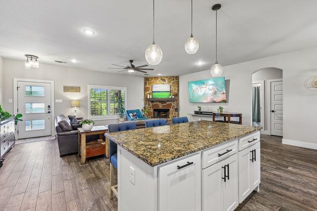 1287 Chartres, Oak Ridge, TX 75142