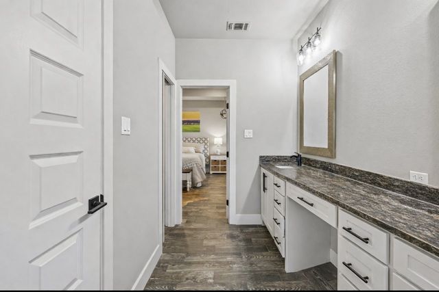 1287 Chartres, Oak Ridge, TX 75142