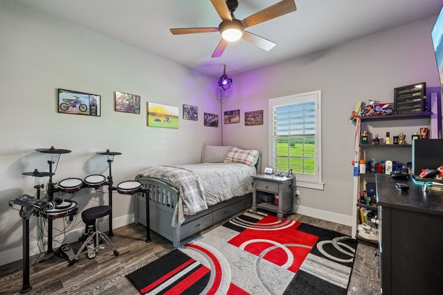 1287 Chartres, Oak Ridge, TX 75142