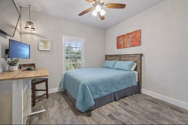 1287 Chartres, Oak Ridge, TX 75142