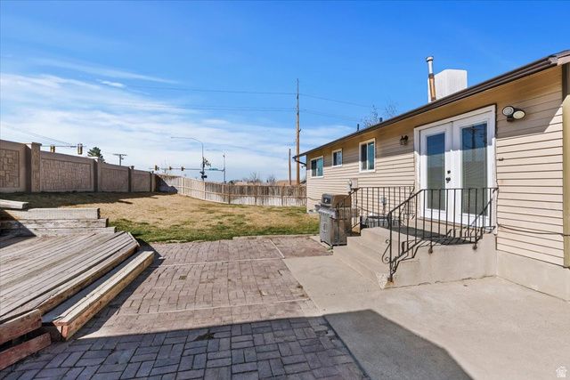 5578 W POACHER CIR, Salt Lake City, UT 84118