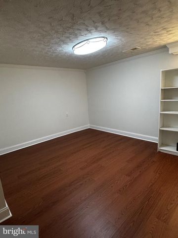 2614 WINDBREAK DR, Alexandria, VA 22306