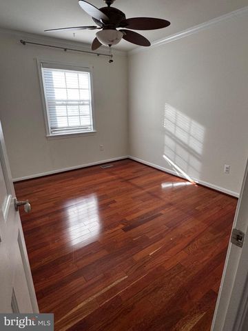 2614 WINDBREAK DR, Alexandria, VA 22306