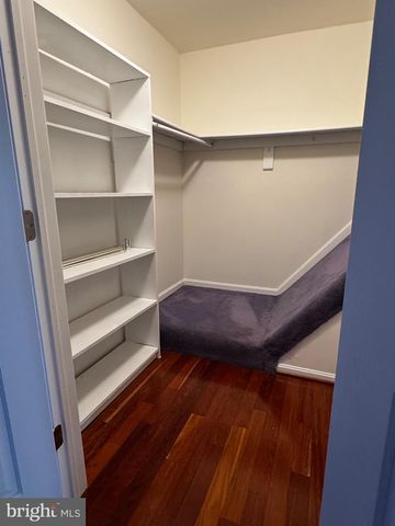 2614 WINDBREAK DR, Alexandria, VA 22306