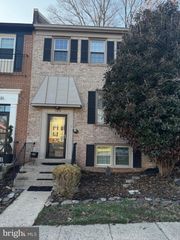 2614 WINDBREAK DR, Alexandria, VA 22306