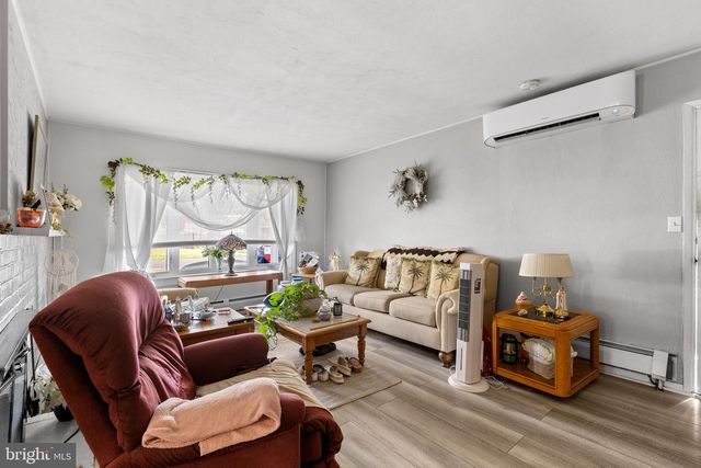 32 GUN RD, Levittown, PA 19057