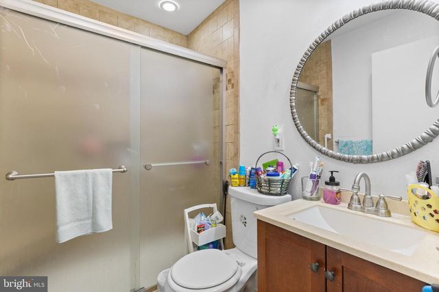 32 GUN RD, Levittown, PA 19057