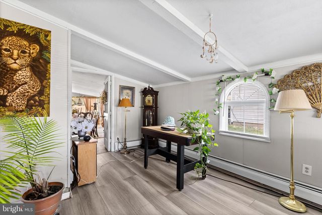 32 GUN RD, Levittown, PA 19057