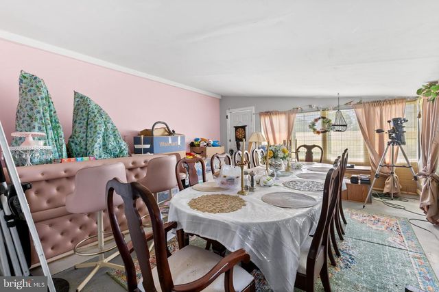 32 GUN RD, Levittown, PA 19057