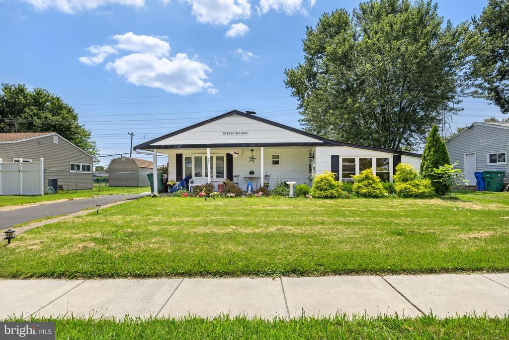 32 GUN RD, Levittown, PA 19057