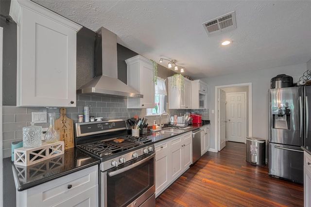 5514 Avenue M, Santa Fe, TX 77510